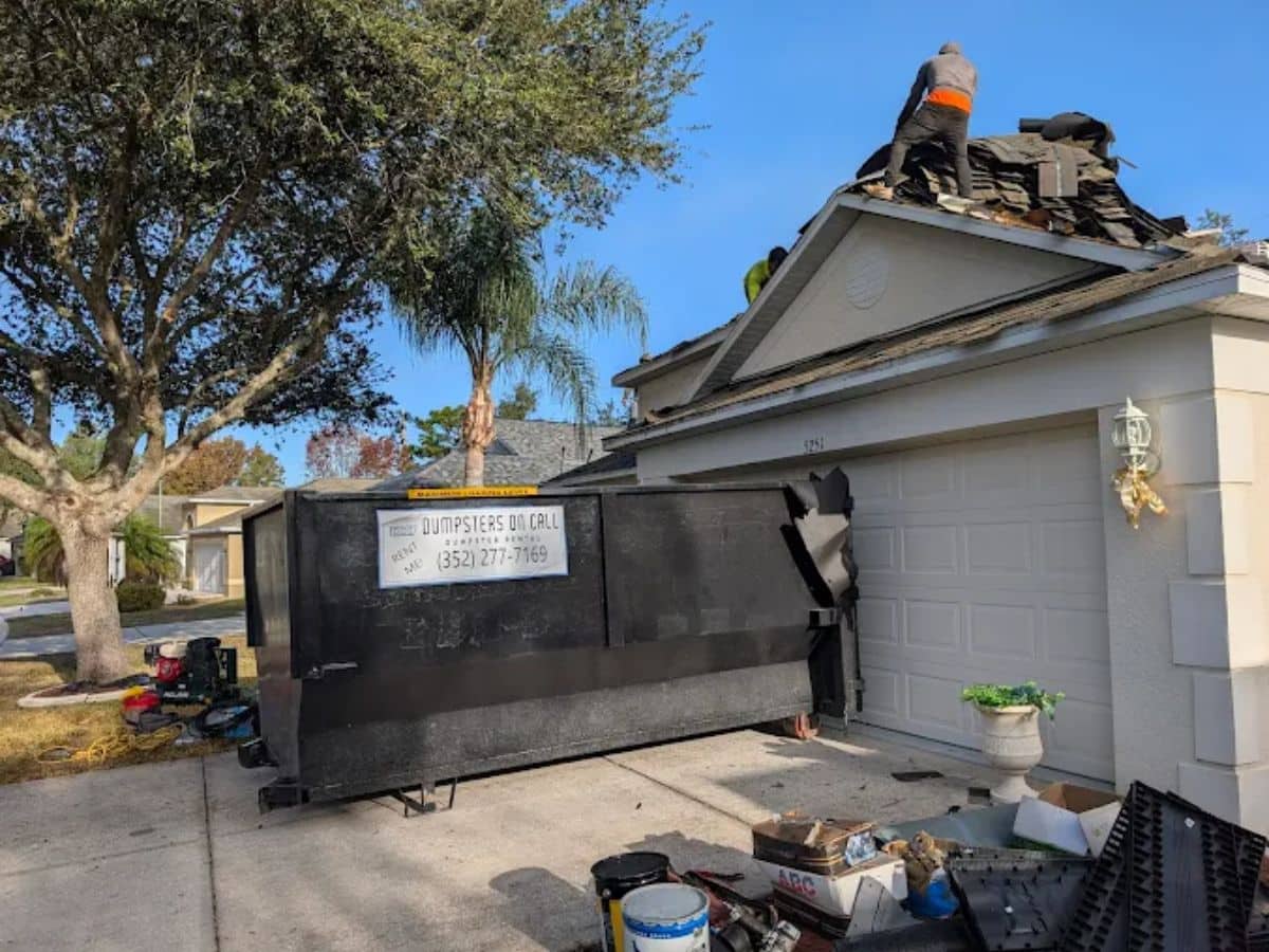 Featured image for “How Dumpster Rentals Help Keep Neighborhoods Clean”